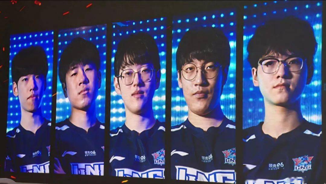 她在某场关 她在某场关