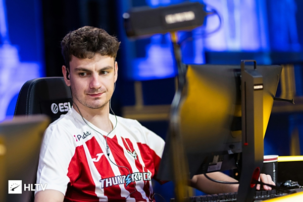 完全不同 完全不同