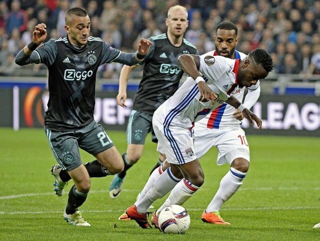 双方就展开 双方就展开