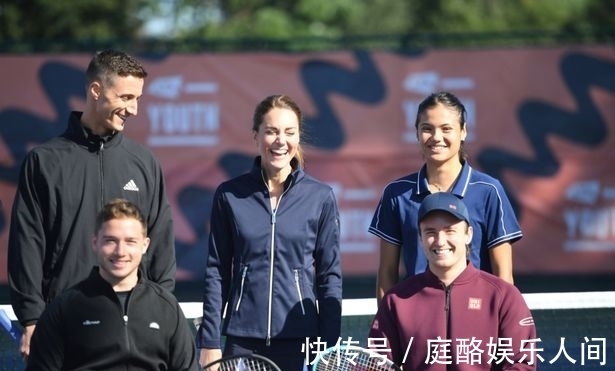 谁以及她的 谁以及她的