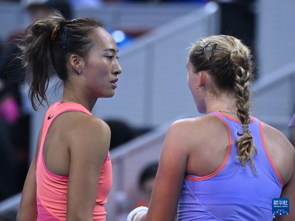 通过一系列 通过一系列